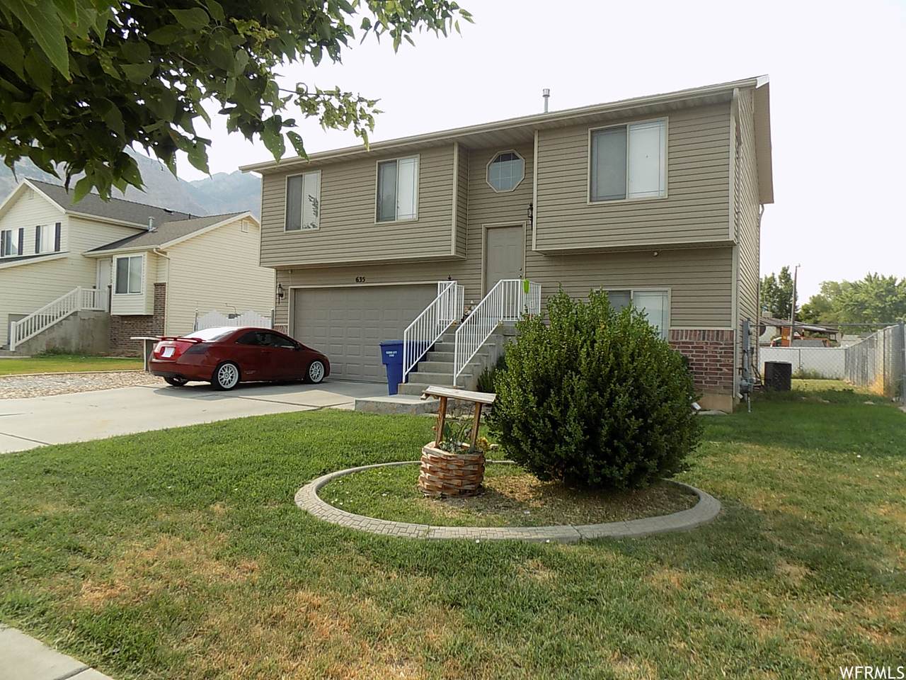 635 Canyon Dr - Photo 1