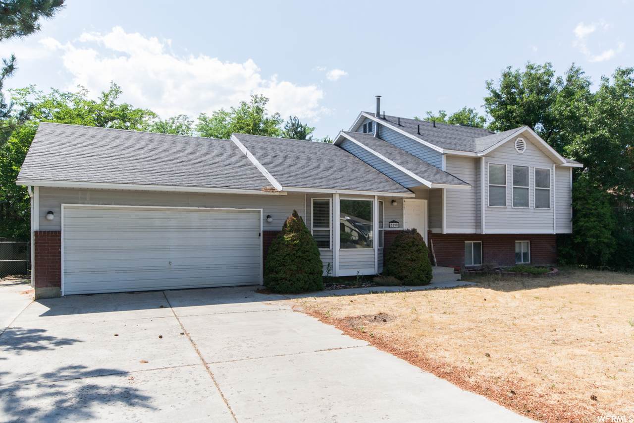8890 Powder Horn Dr - Photo 1