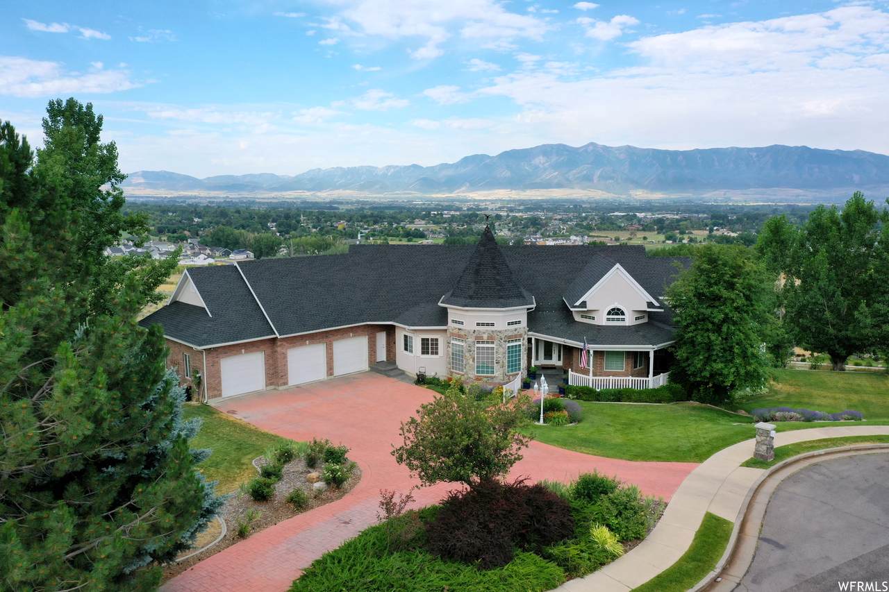 1358 Palisade Cir - Photo 1