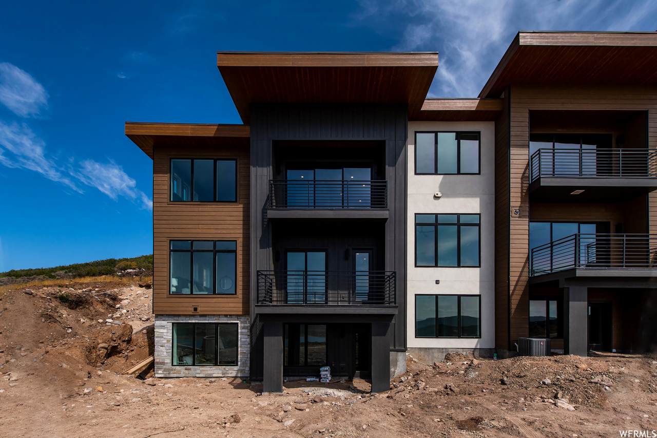 828 Miner Way - Photo 1