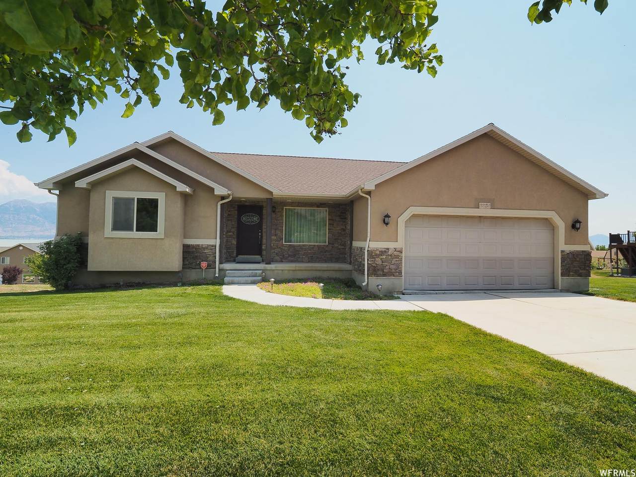 3854 Panorama Dr - Photo 1