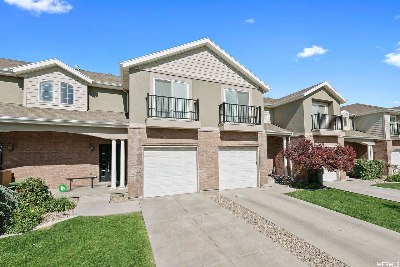 1479 August Dr - Photo 1