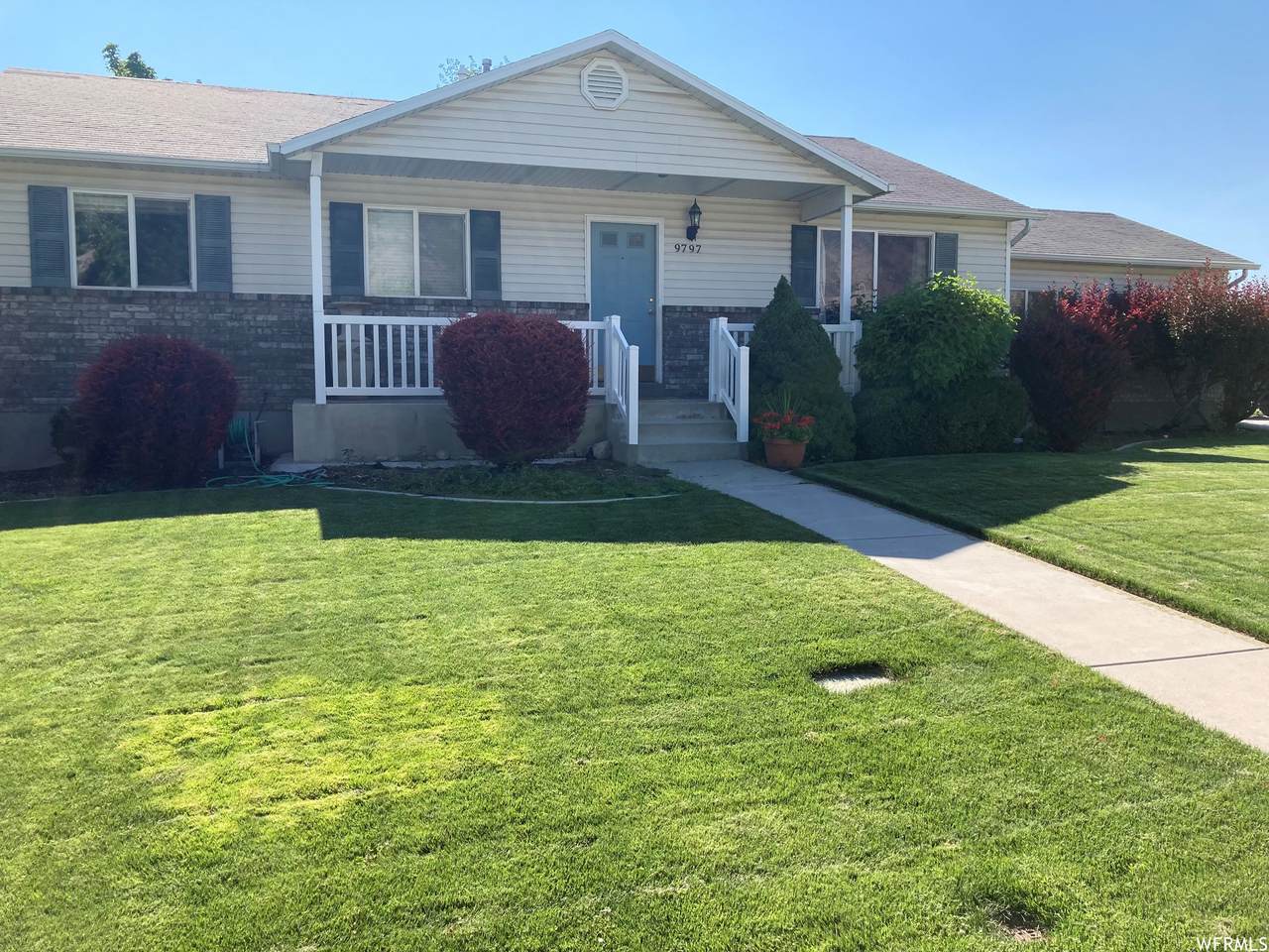 9797 Harvey Cir - Photo 1