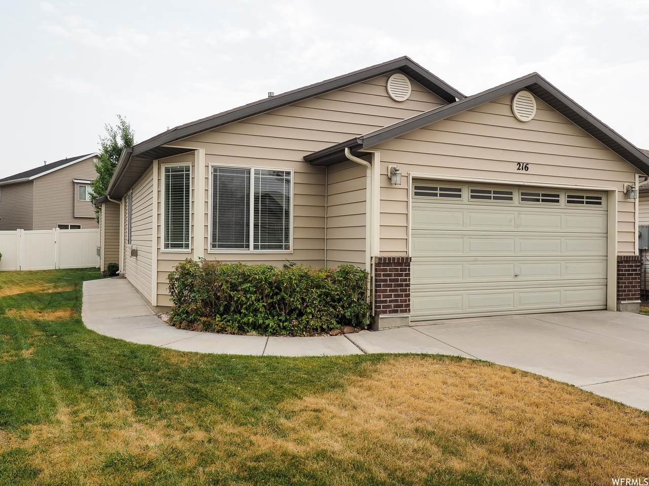 216 Caleb Dr - Photo 1