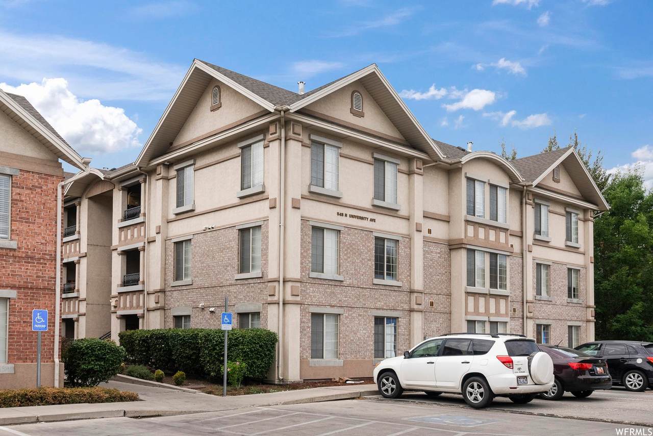 595 University Ave - Photo 1