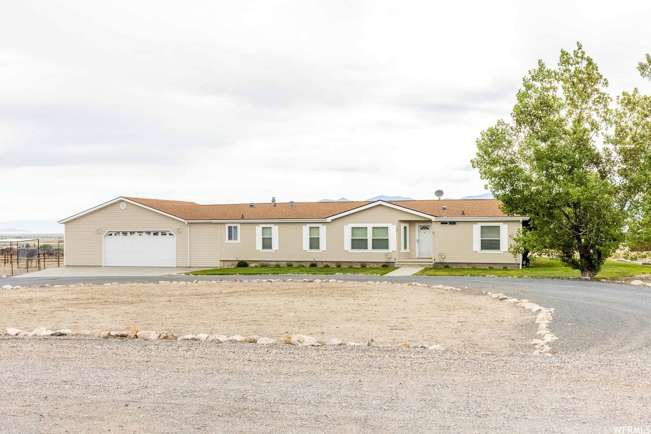 221 Taylor Rd - Photo 1