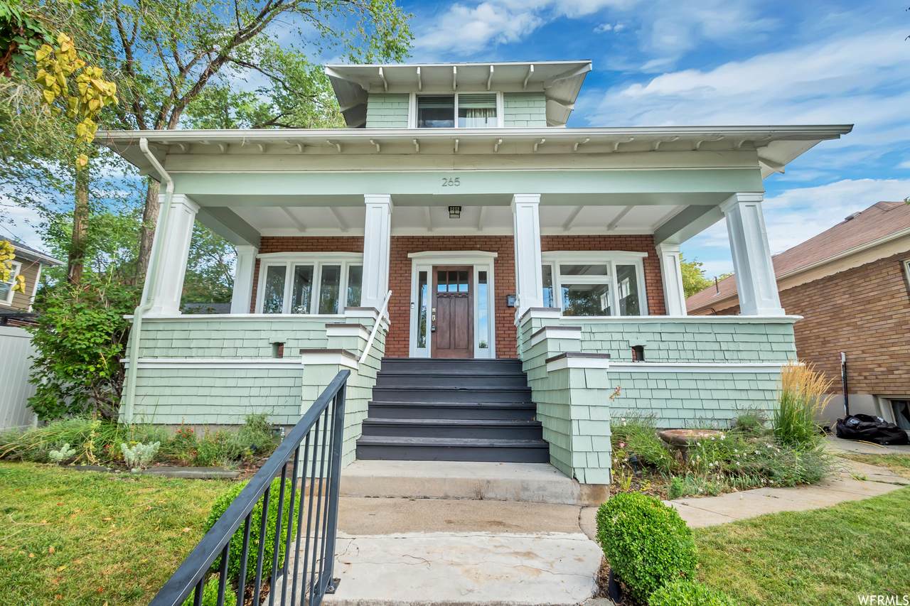 265 9TH Ave - Photo 1
