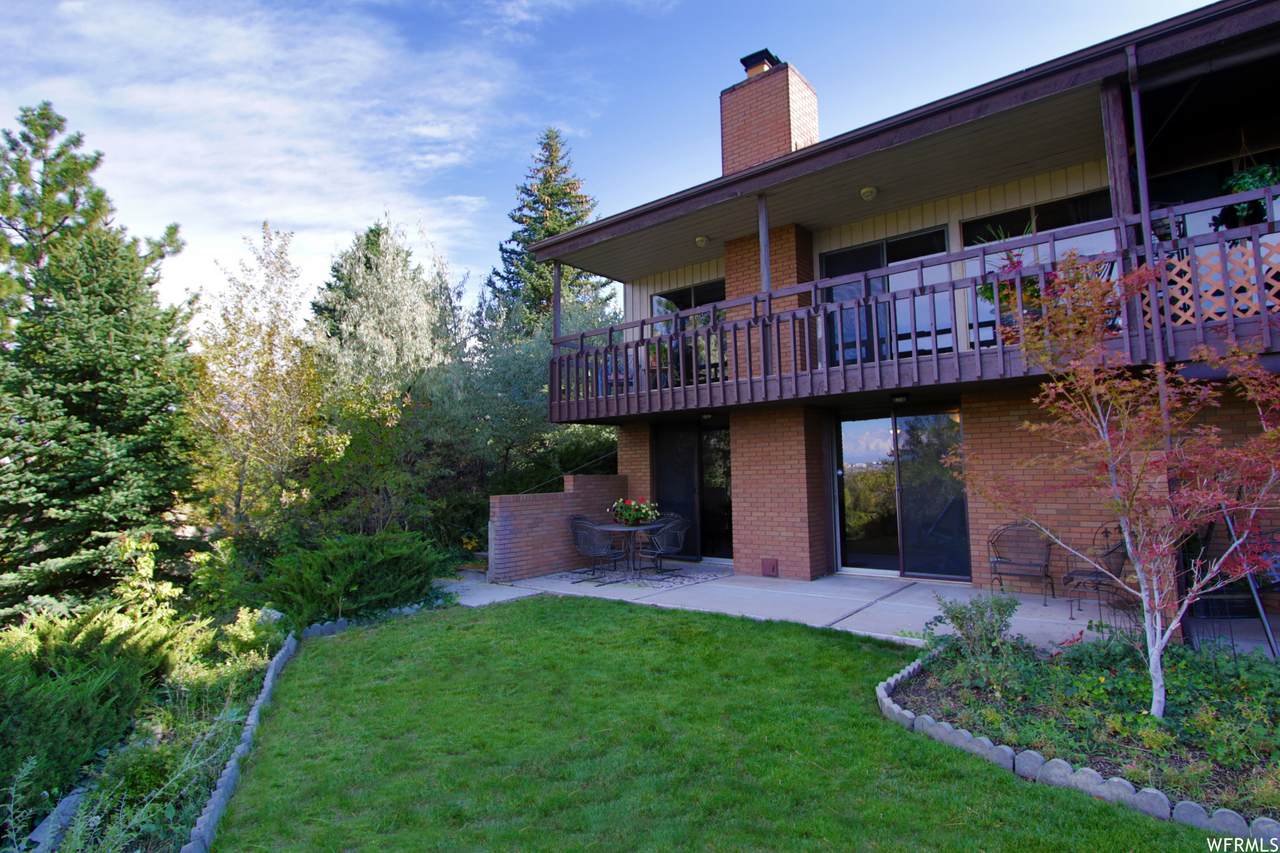 2737 Edgewood Dr - Photo 1