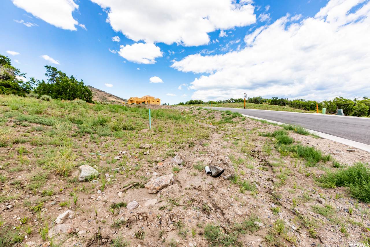 1812 Skyridge Dr - Photo 1