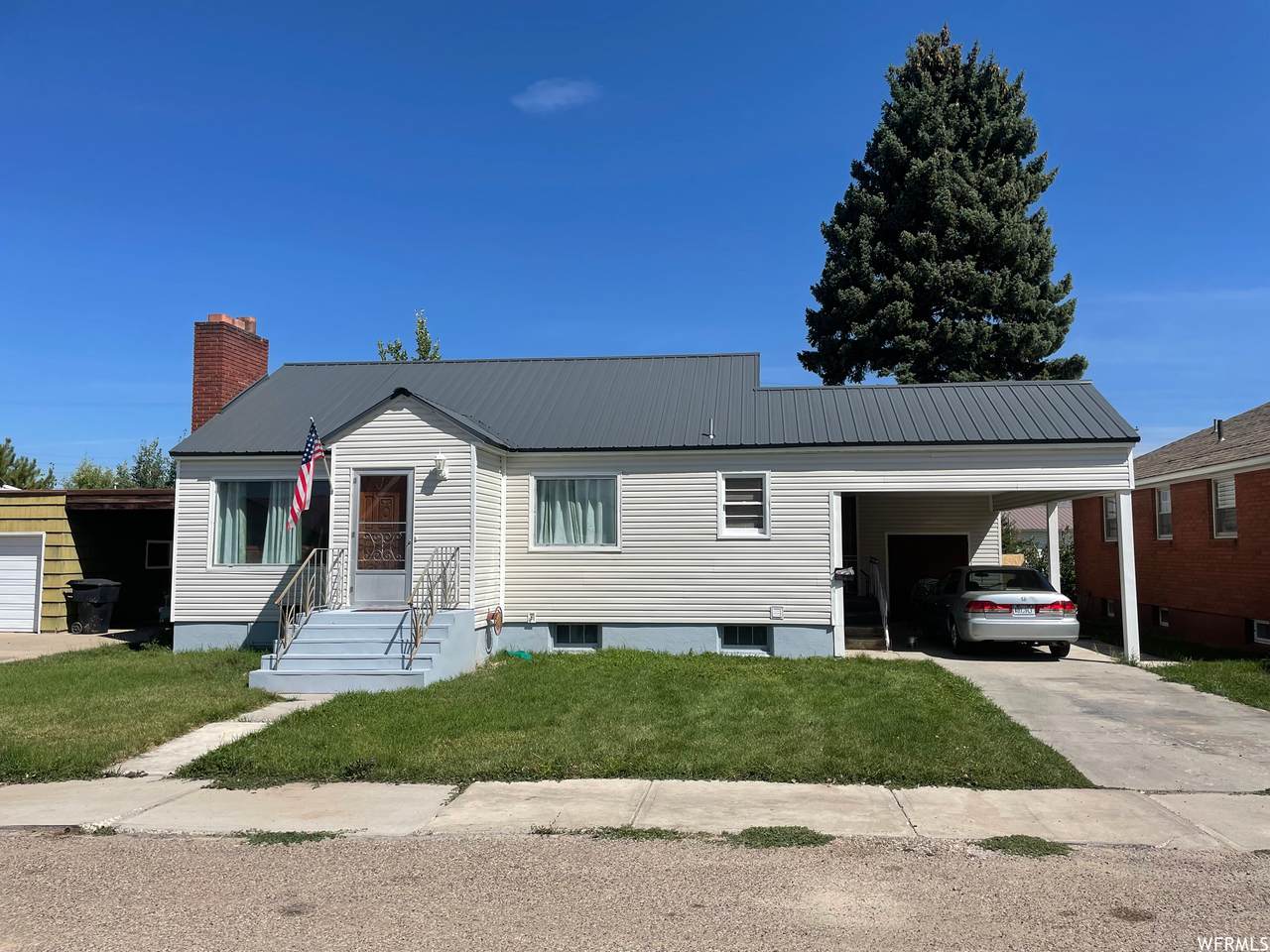 612 Williams St - Photo 1