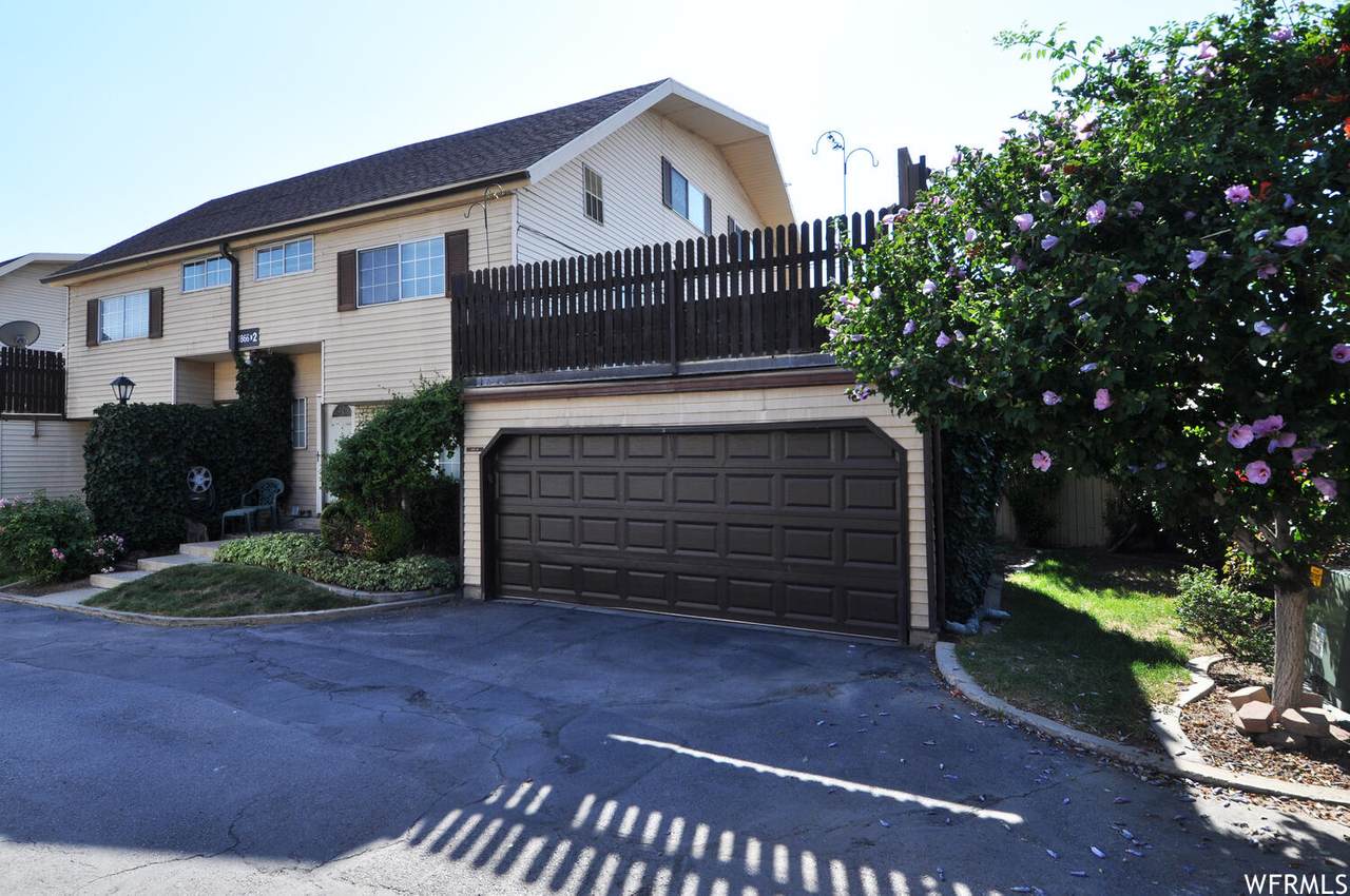 1866 Homestead Farms Ln - Photo 1