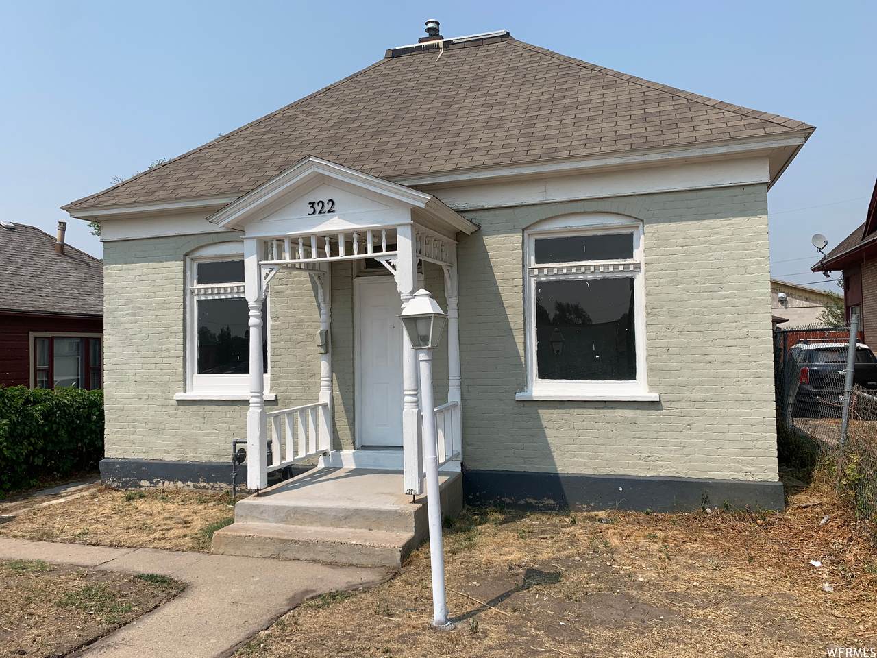 322 31 St - Photo 1