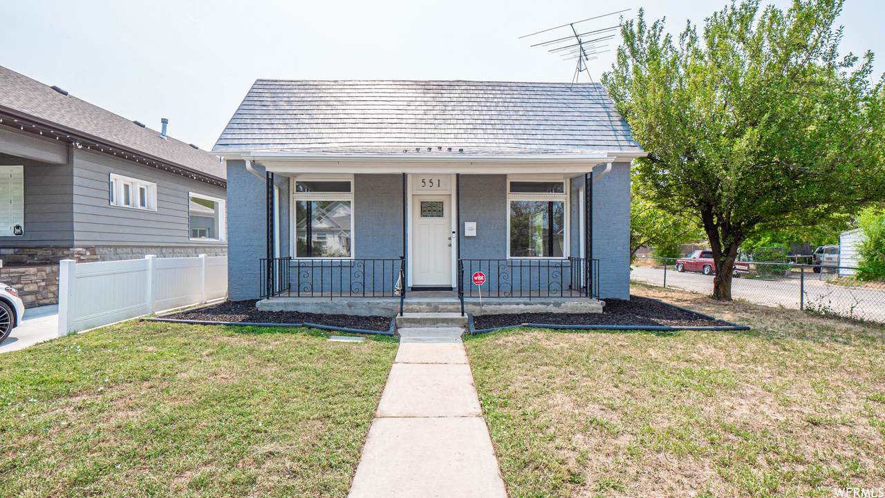 551 29TH - Photo 1