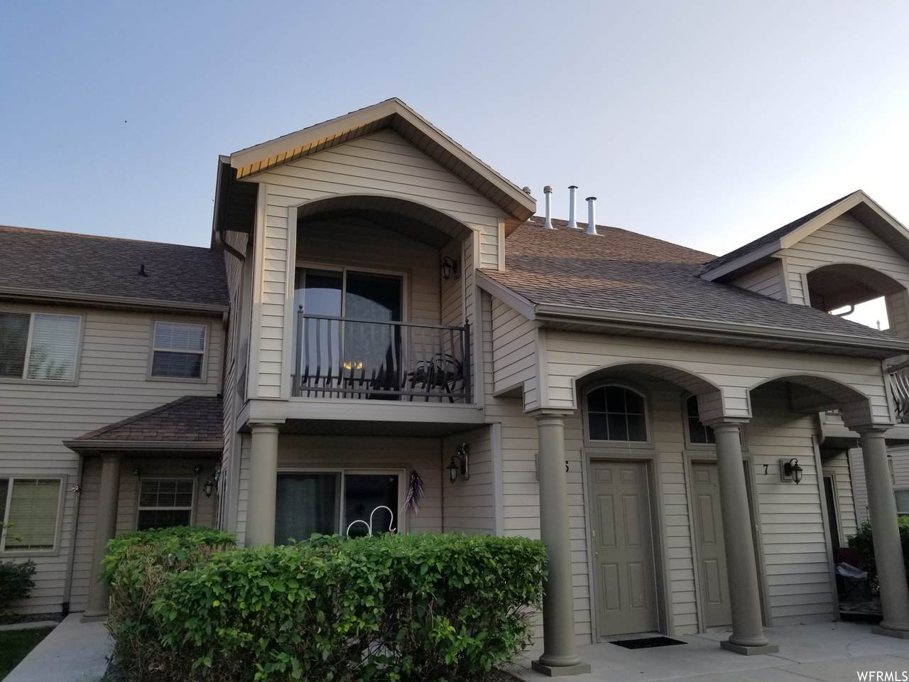2525 450 - Photo 1