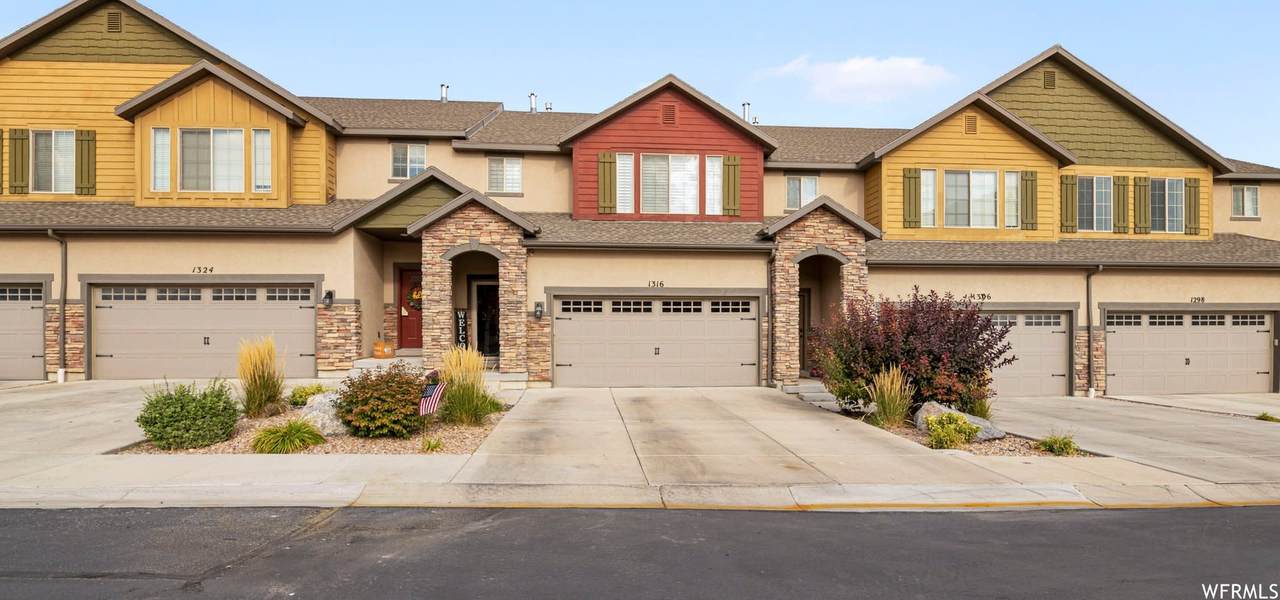1316 Willowbrook - Photo 1