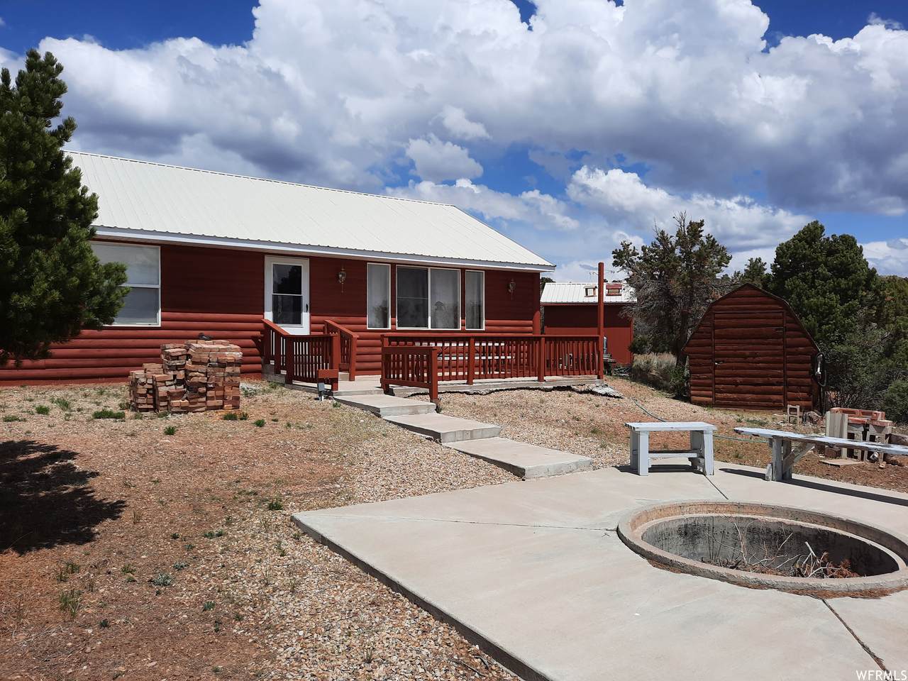 46770 Elkhorn Dr - Photo 1