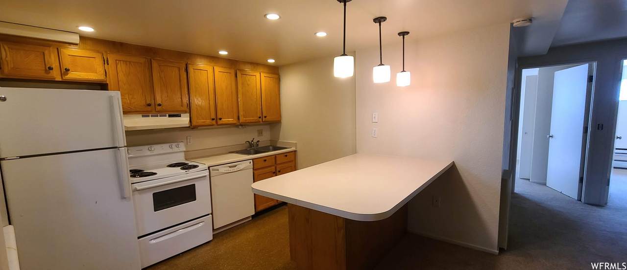 1482 Empire Ave - Photo 1