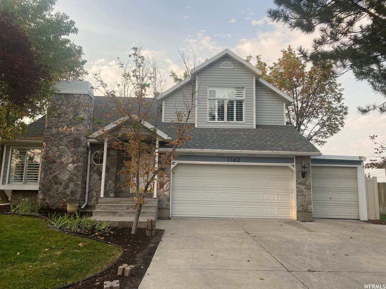 1142 Cobalt Ln - Photo 1