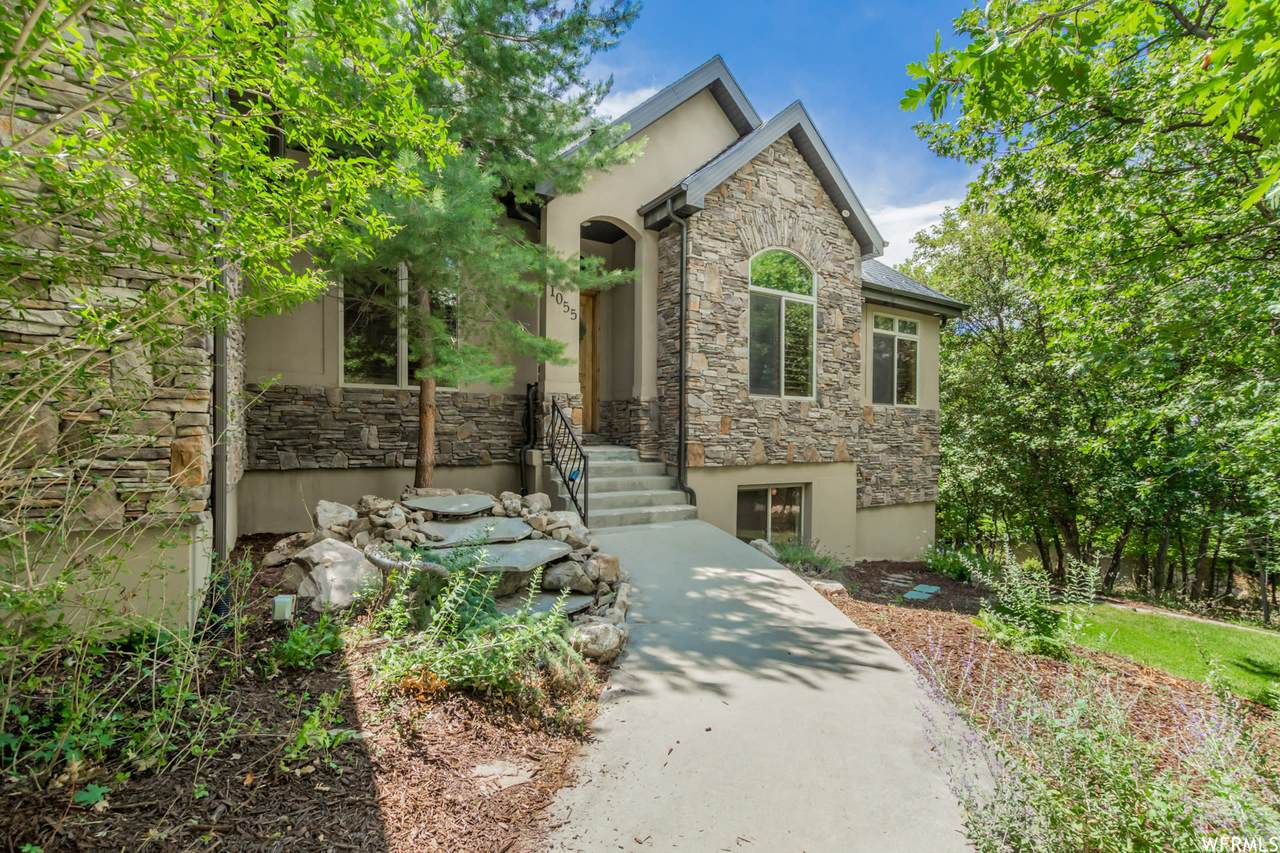 1055 Eagle Nest Dr - Photo 1