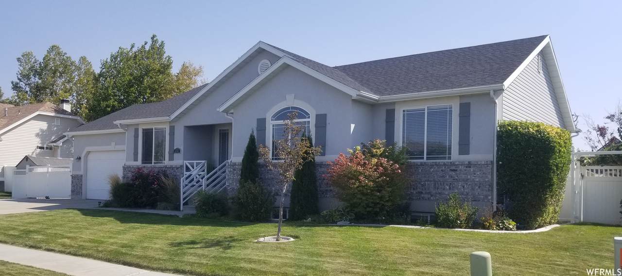 273 Lakeside Dr - Photo 1