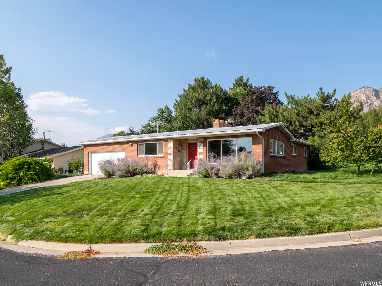 2954 Apache Ln - Photo 1
