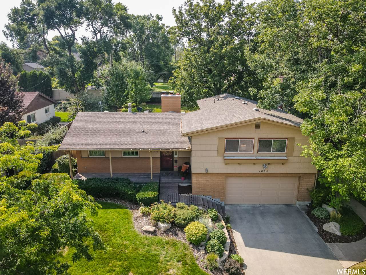 1868 Millbrook Rd - Photo 1
