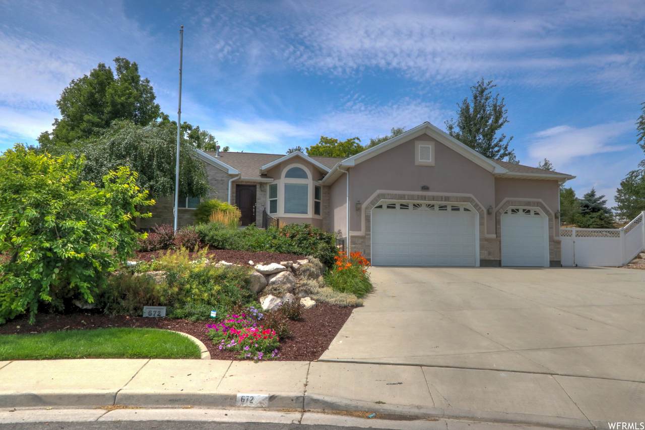 672 Dunning Ct - Photo 1