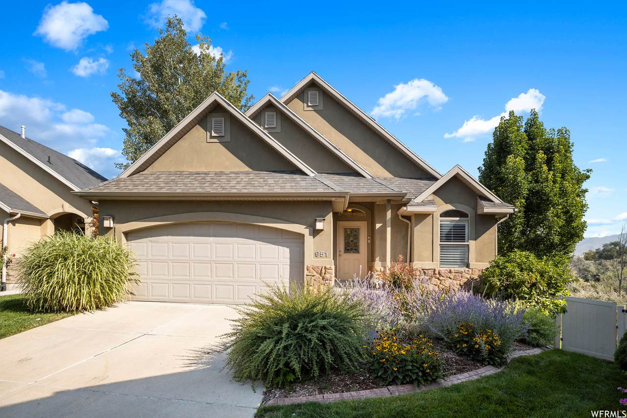 951 Montana Vista Ln - Photo 1