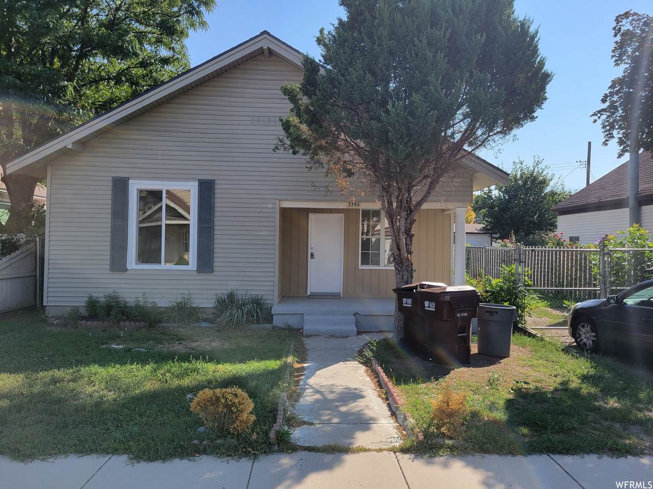 7793 Holden St - Photo 1