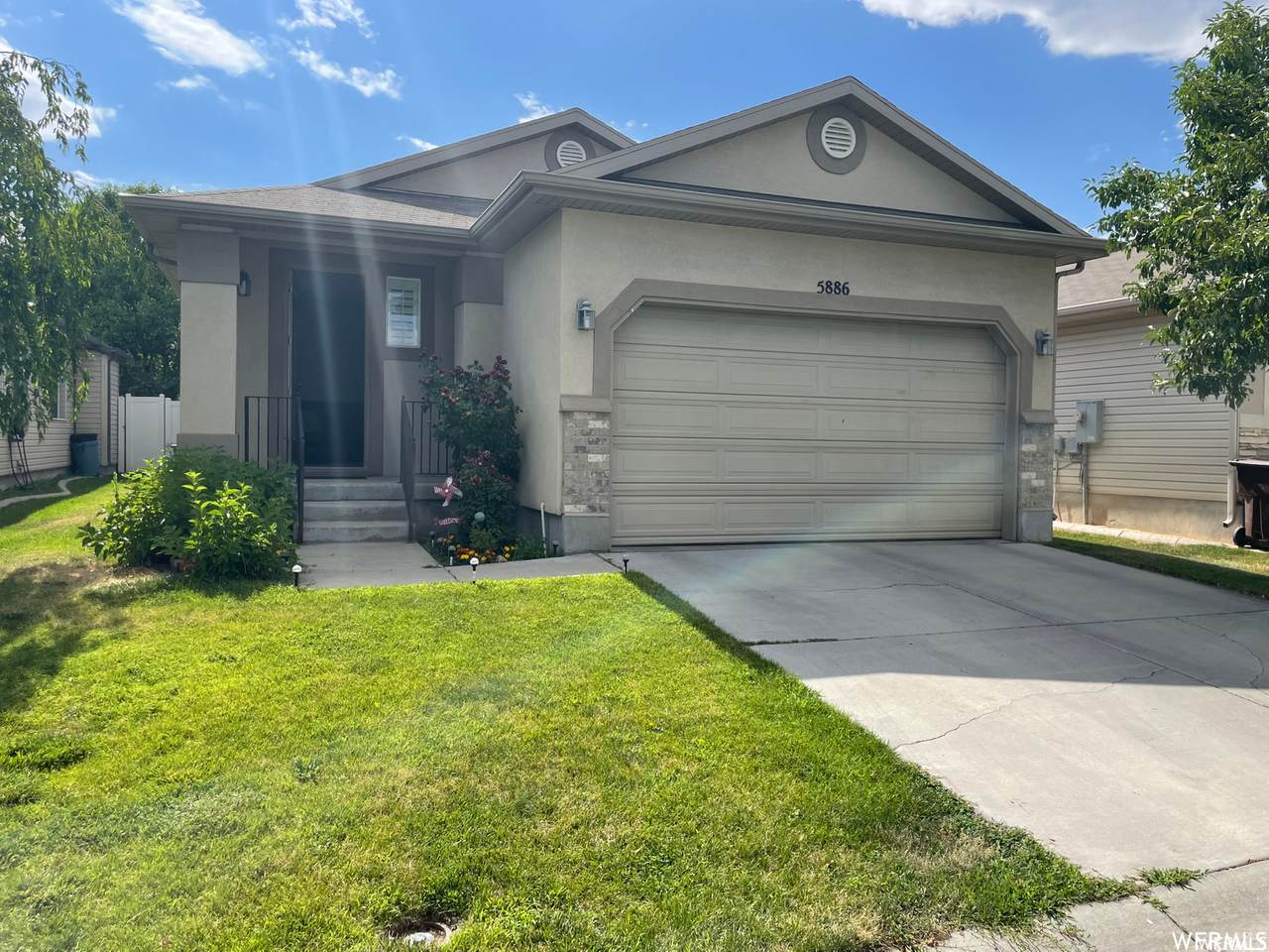 5886 Empress Ct - Photo 1