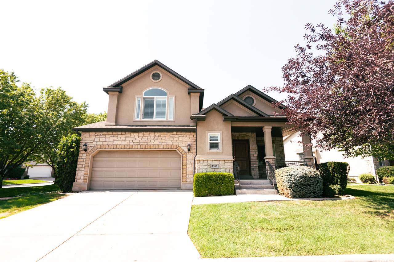 1357 Sand Trap Ln - Photo 1