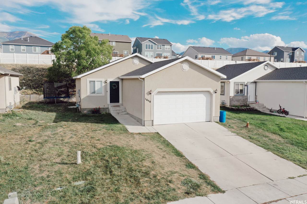 1656 Ridgefield Rd - Photo 1