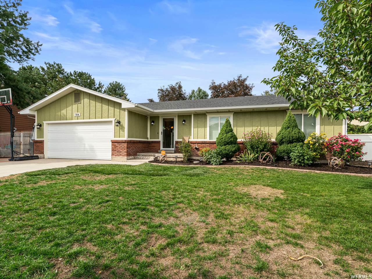 2536 Tamra Dr - Photo 1