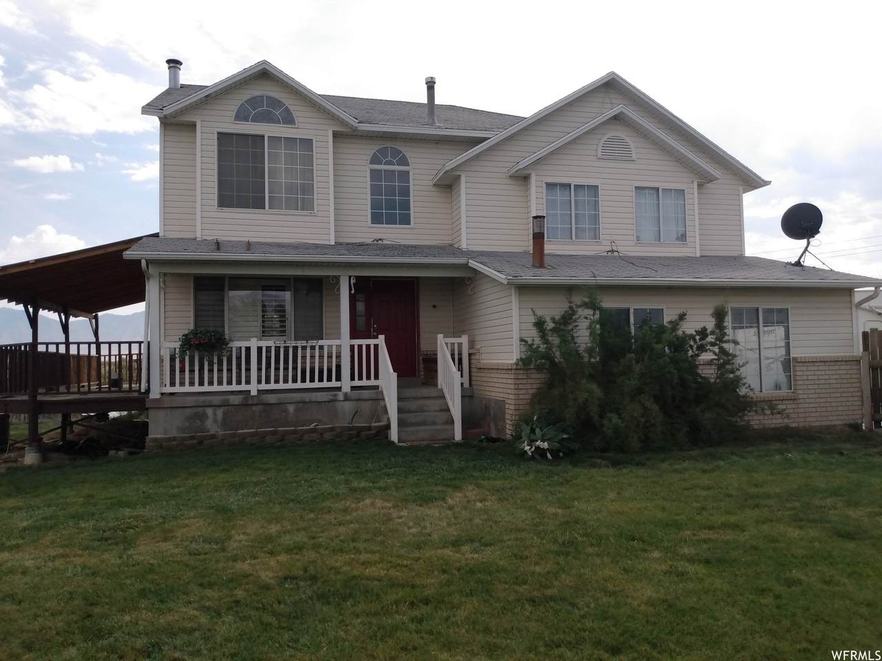 27 Lamb Ln - Photo 1