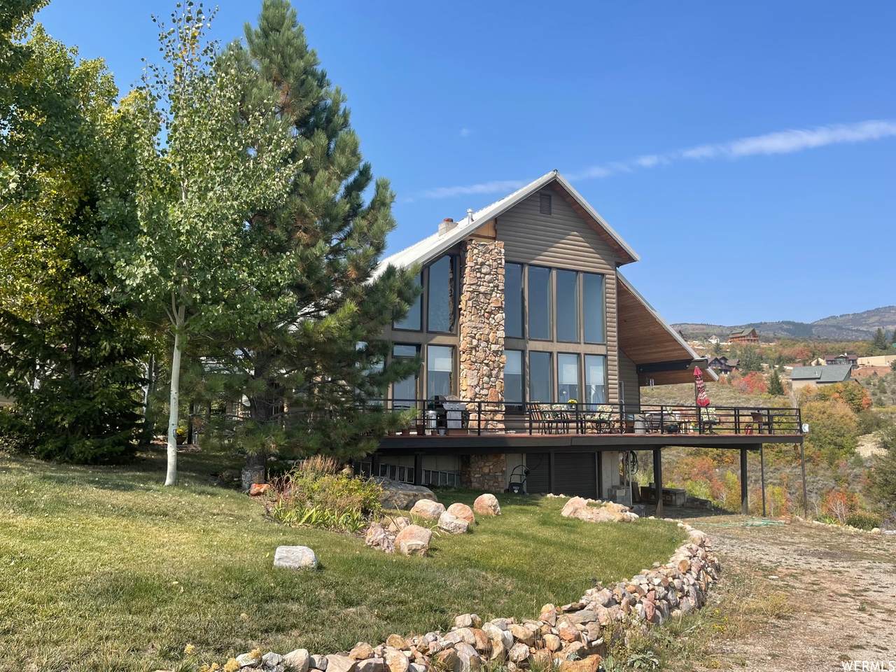 848 Lakeview Dr - Photo 1