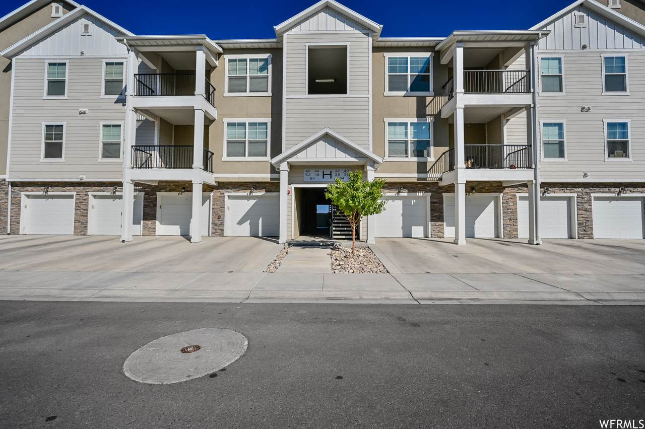 34 Silver Springs Dr - Photo 1
