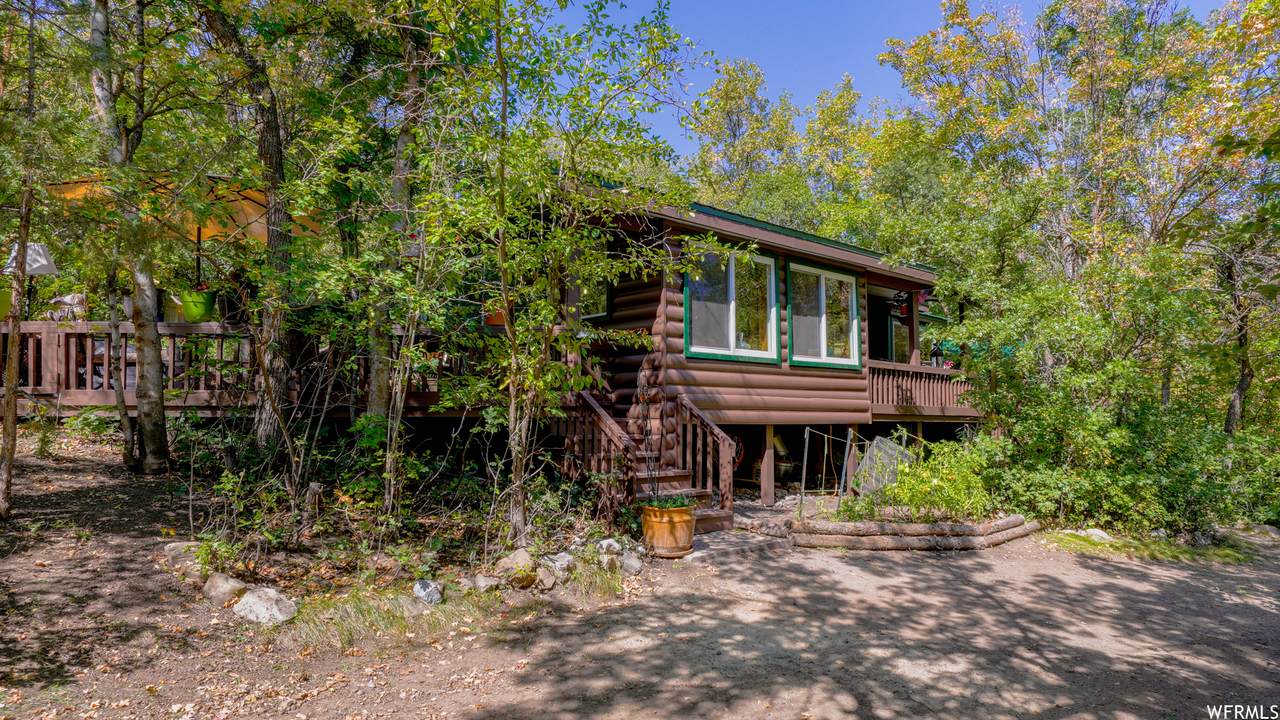 1458 Oak Ln - Photo 1
