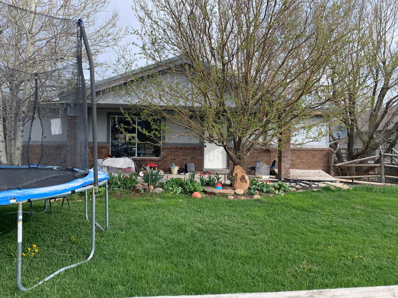 165 Countryside Cir - Photo 1