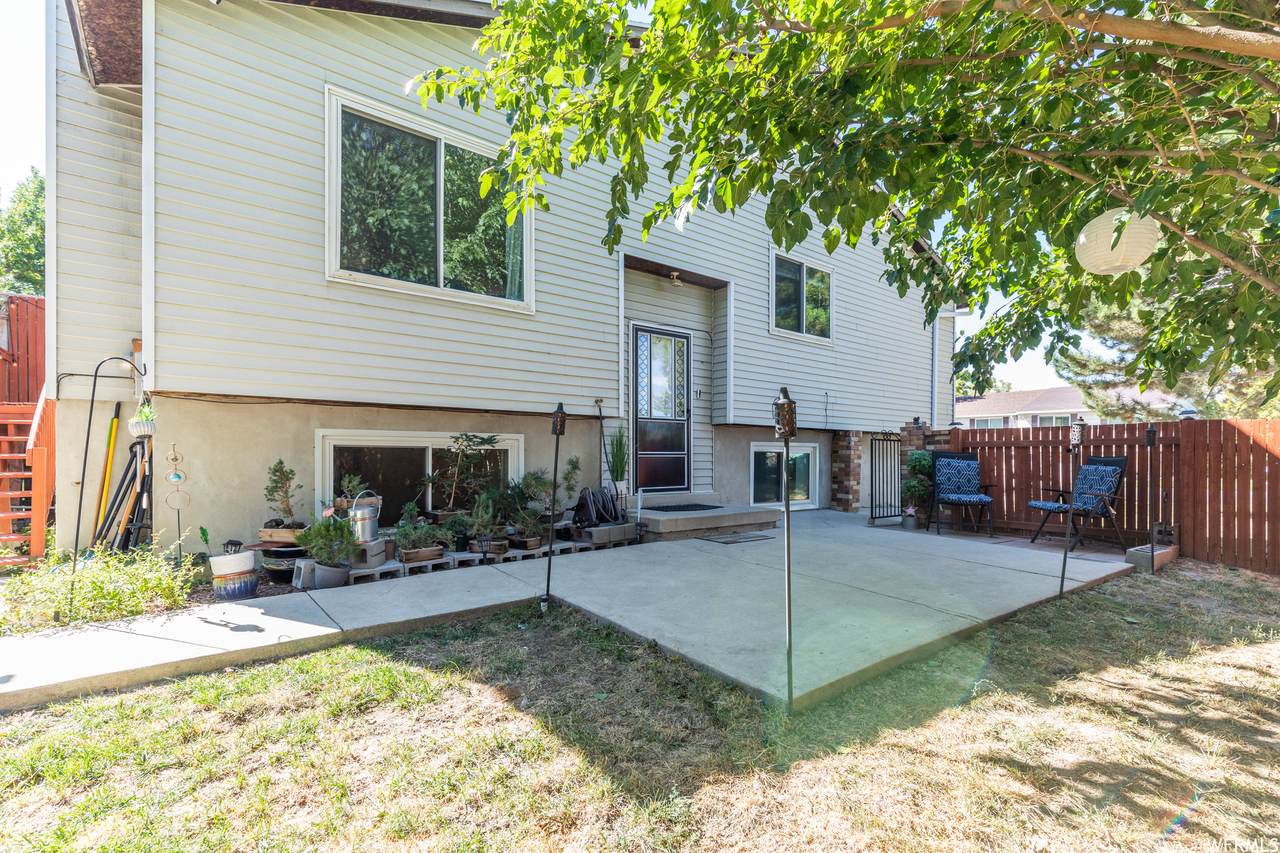 4497 Edgeware Ln - Photo 1