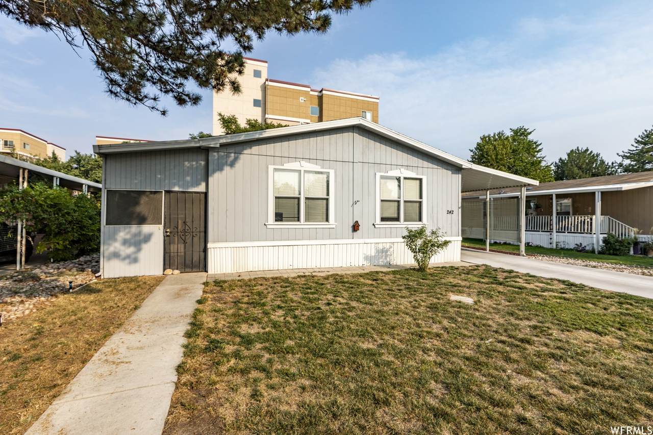 242 Fall St - Photo 1
