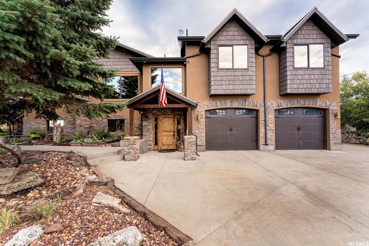 1355 Pines Loop - Photo 1