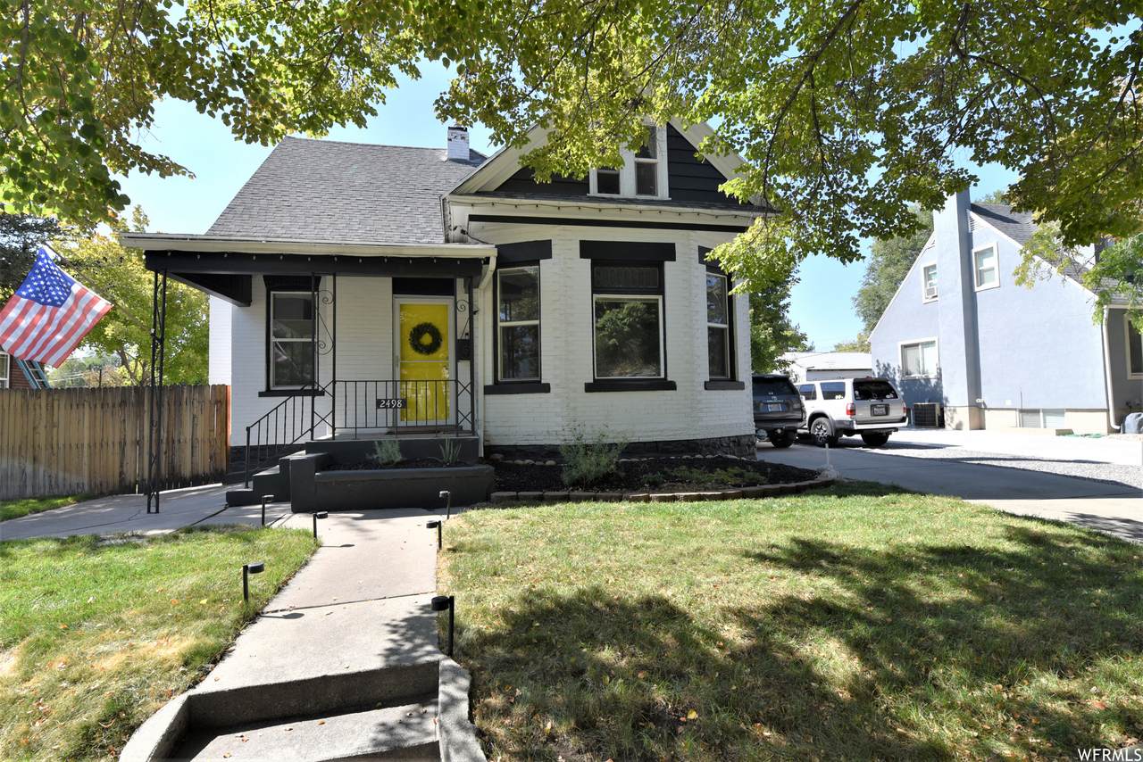 2498 Green St - Photo 1