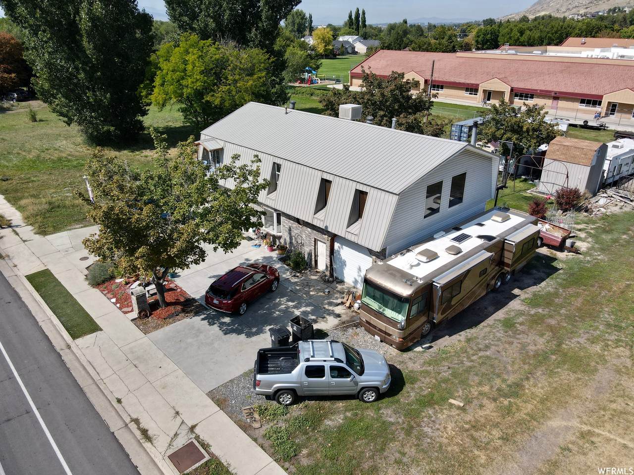 875 Center St - Photo 1