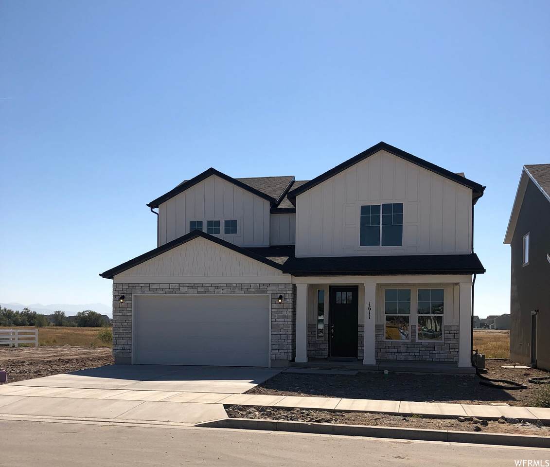 3072 Edgewater - Photo 1