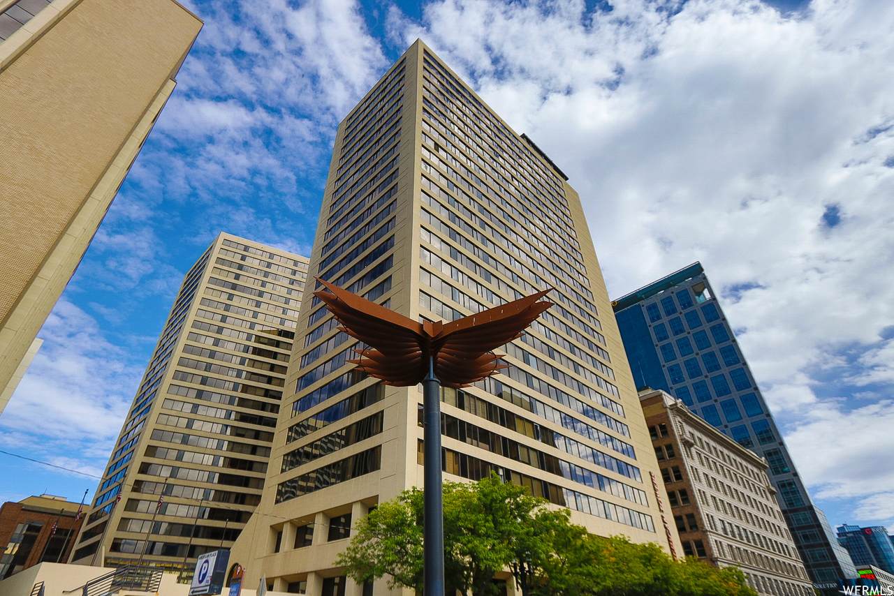 44 Broadway - Photo 1