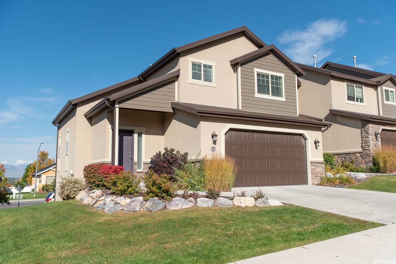 942 Aspen Way - Photo 1