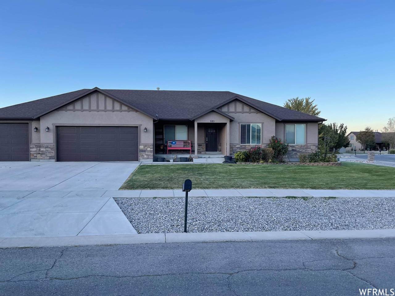 103 Box Elder Dr - Photo 1