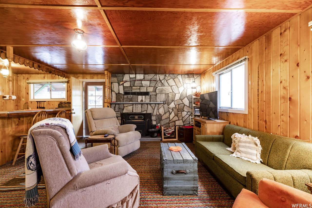 23 Pine Way - Photo 1