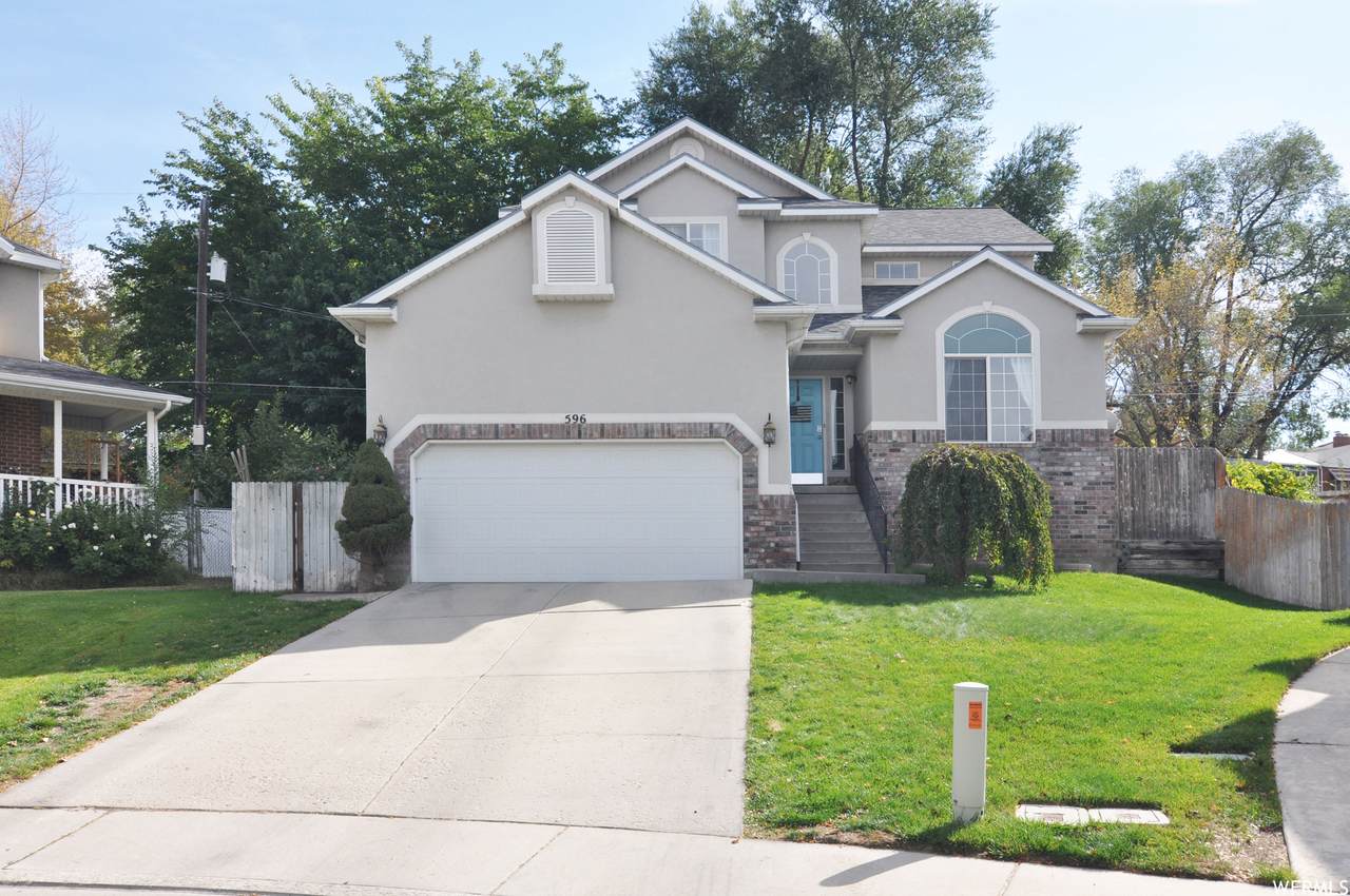 596 Eastpointe Cir - Photo 1