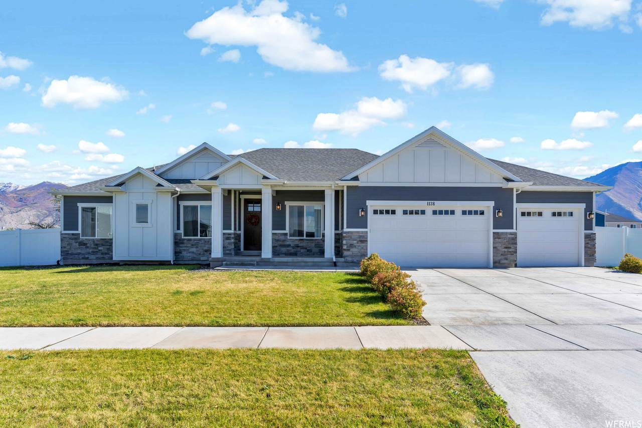 1138 Ponderosa Ln - Photo 1